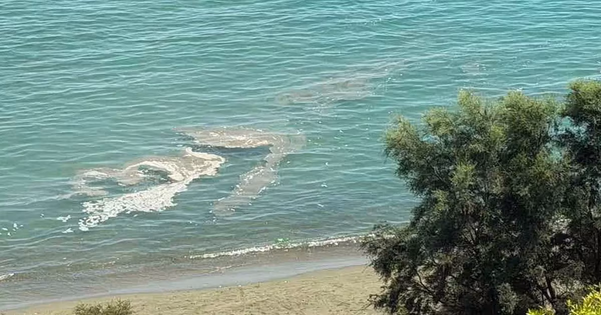 Μυστήριο στις παραλίες της Λεμεσού: Ποιος προκαλεί τη θαλάσσια ρύπανση;