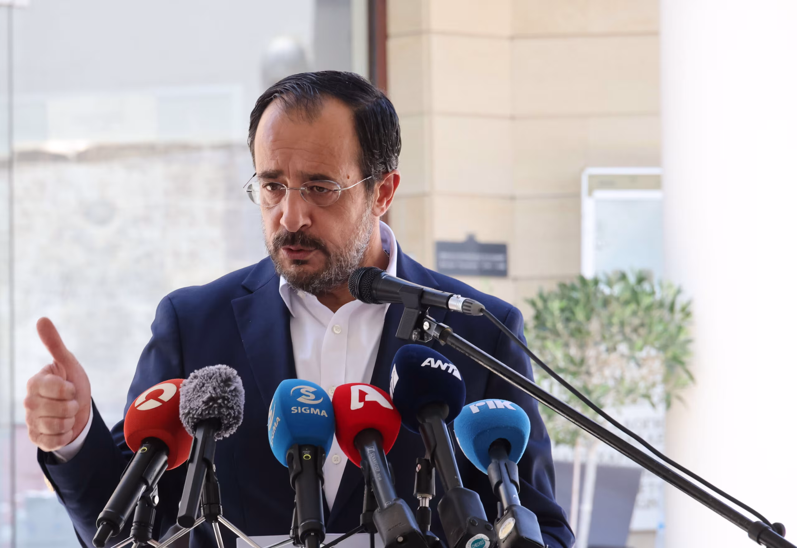 «Δεν γνώριζα» λέει ο Χριστοδουλίδη για τη λιμουζίνα